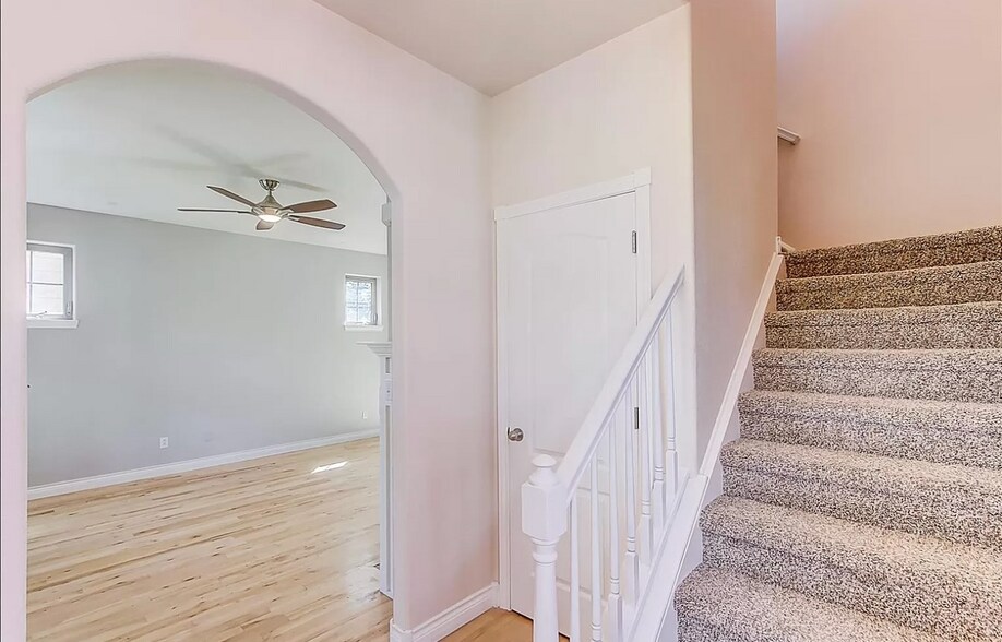 Building Photo - 2615 Elmira St