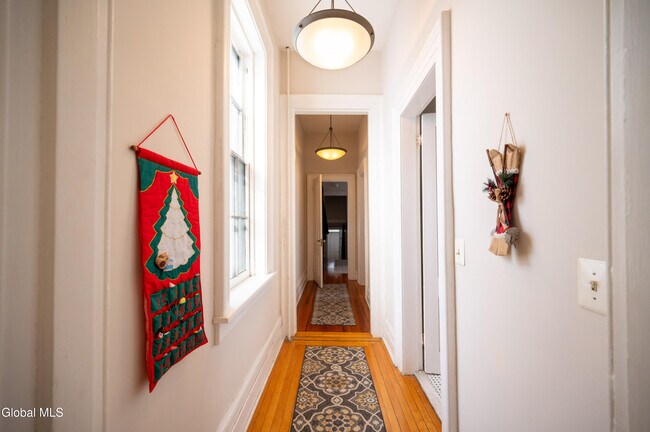 Building Photo - 21 Front St