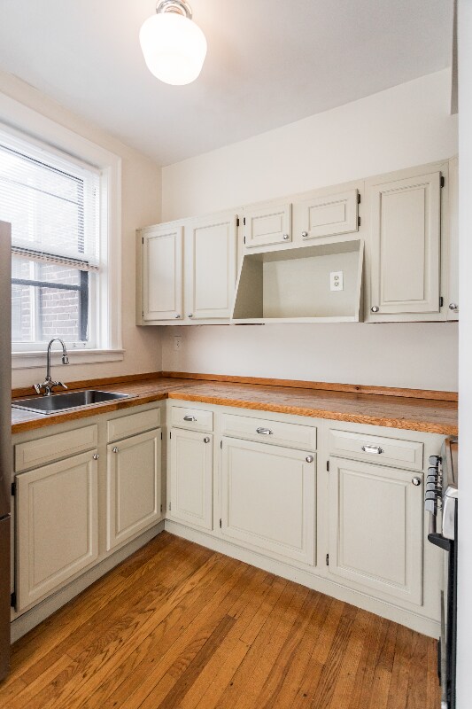 Building Photo - 127 Seward Ave