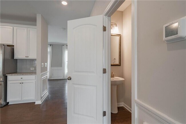 Building Photo - 416 Montclair Ct