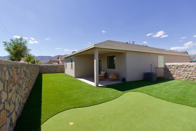 Building Photo - 51030 Hop Sage Pl
