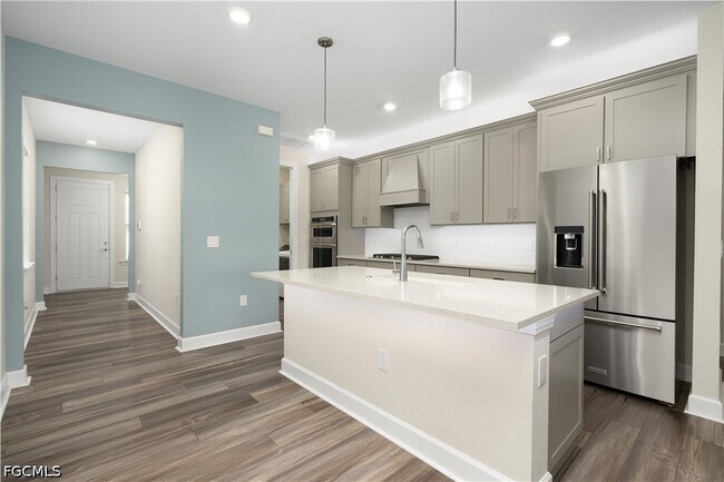 Building Photo - 42186 Edgewater Dr