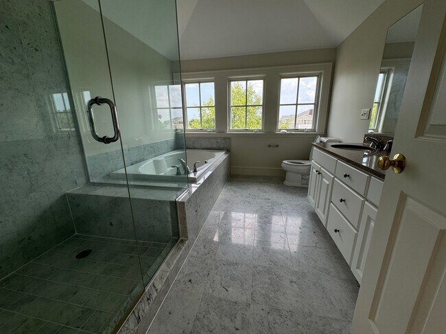 Building Photo - ***NEW TO MARKET*** Penthouse at Marblehead Highlands Condominium