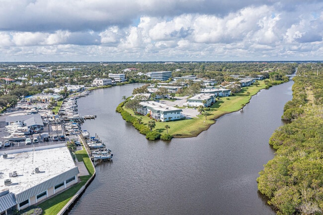 Building Photo - 2800 Indian River Blvd