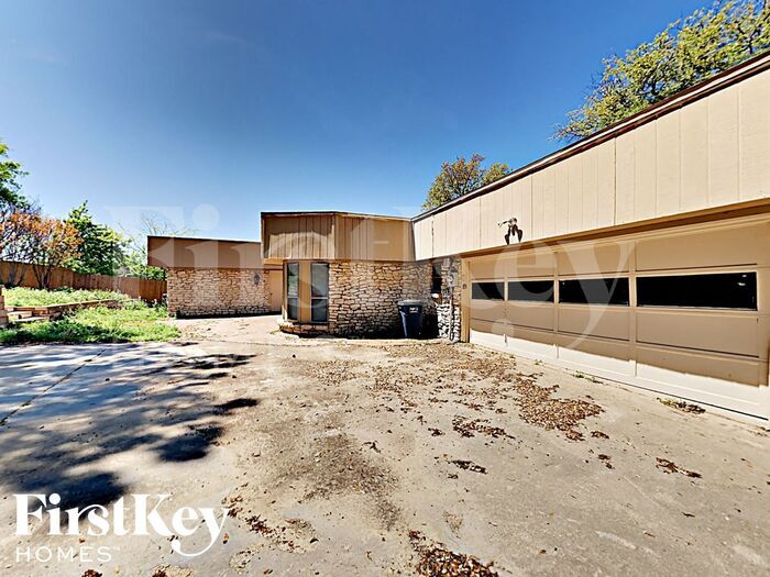 Building Photo - 7701 Skylake Dr