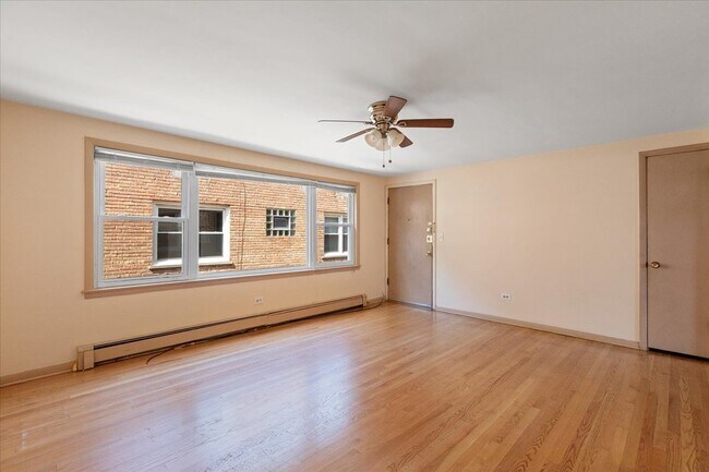 Building Photo - 2650 W Touhy Ave