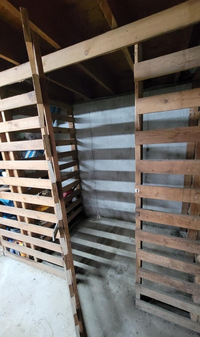 Storage - 8721 Countryshire Ln