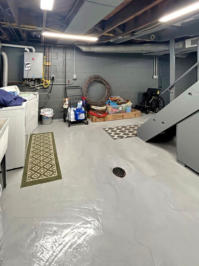 Building Photo - Charming 3-bedroom, 1-bath home in Oakdale, PA!