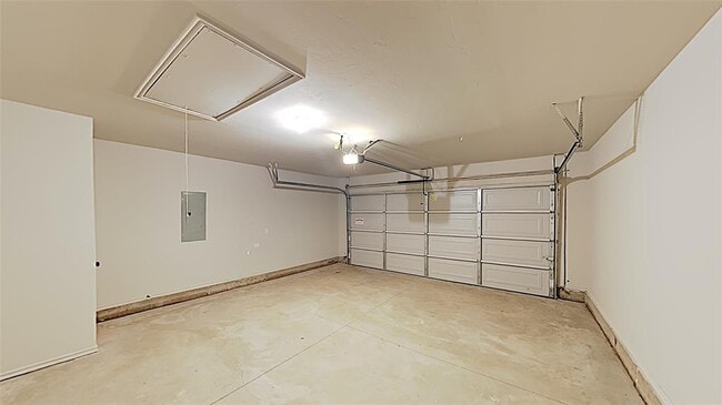 Building Photo - 404 Charles Ct