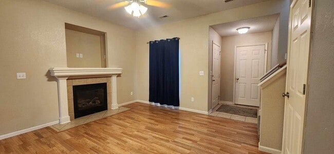 Building Photo - Spacious Town House for Rent