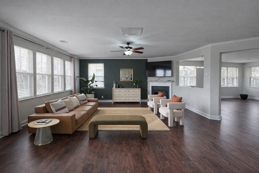 Family room extended on first floor - 429 Indigo Ridge Dr