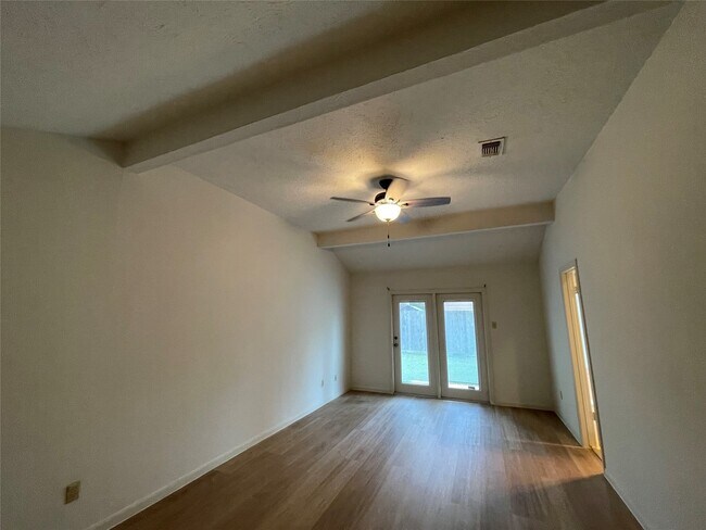 Building Photo - 3647 Marywood Dr