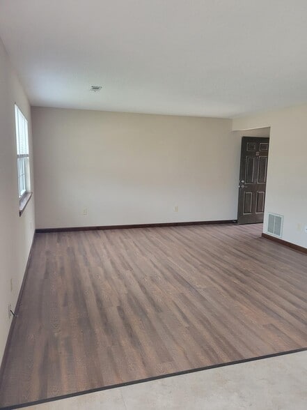 Building Photo - 22 Cherry Tree Ln