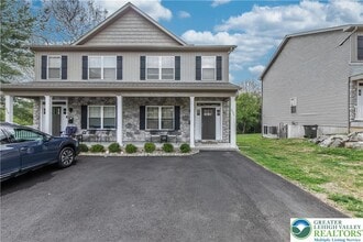 Building Photo - 221 Craig Ave