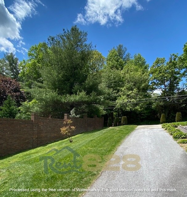 Building Photo - 540 Blythe St