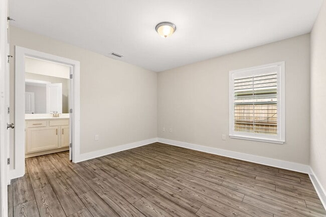 Building Photo - 227 Morning Crk Wy