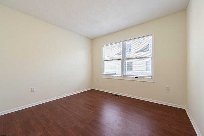 Building Photo - 3 Barkentine Ct