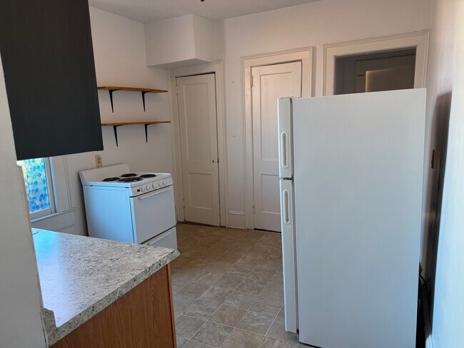 Building Photo - 107 S 5th Ave