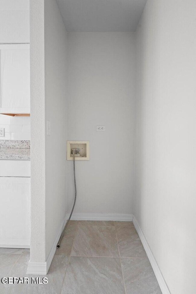 Building Photo - 2513 Red Sails Dr