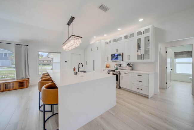 Building Photo - 1853 Shower Tree Way