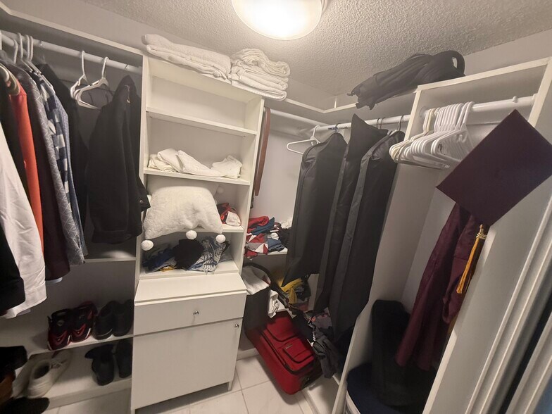 Closet - 7927 Manor Forest Blvd