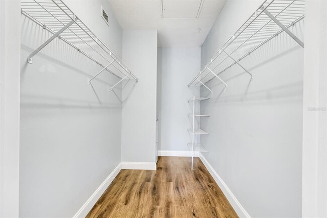 Building Photo - 14304 Fredricksburg Dr