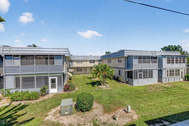 Building Photo - 620 Brittany N