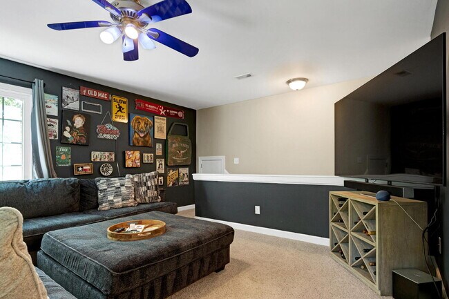 Building Photo - 2711 Ashland Dr