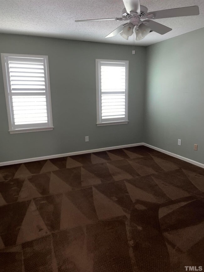 Building Photo - 407 Portsmouth Ct