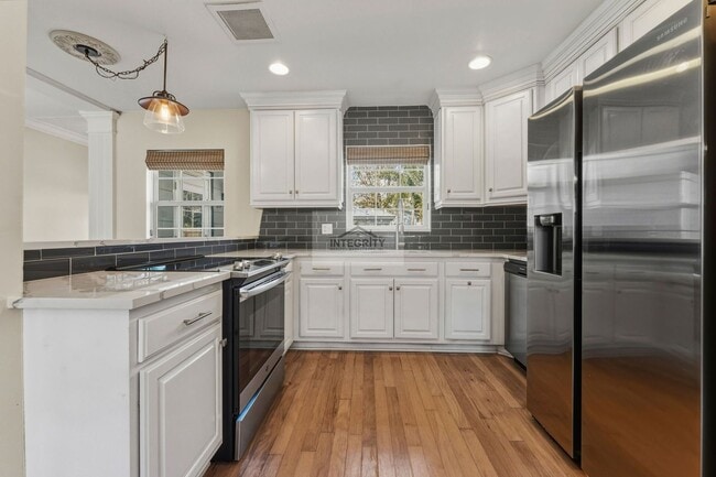 Building Photo - 4619 W Bay Villa Ave