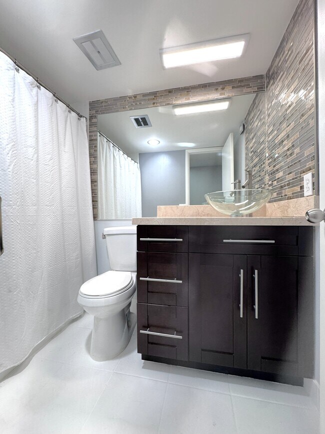 Building Photo - 2311 S Cypress Bend Dr