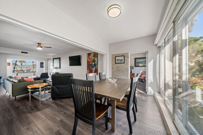Building Photo - 130 Yacht Club Dr