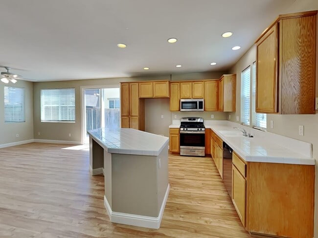 Building Photo - 5011 Trouville Ln