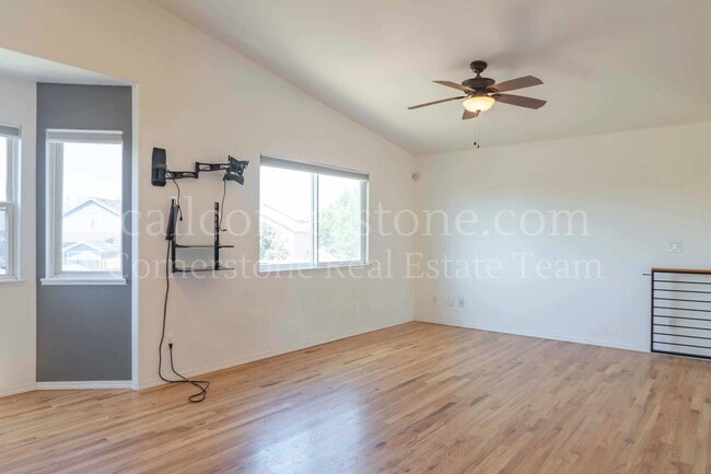 Building Photo - 743 Descendant Dr