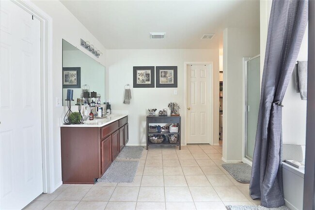 Building Photo - 21711 Cascade Hollow Ln
