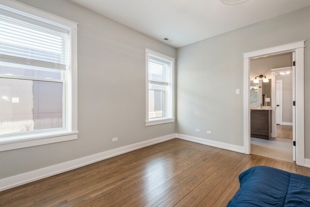 Building Photo - 1535 W Estes Ave