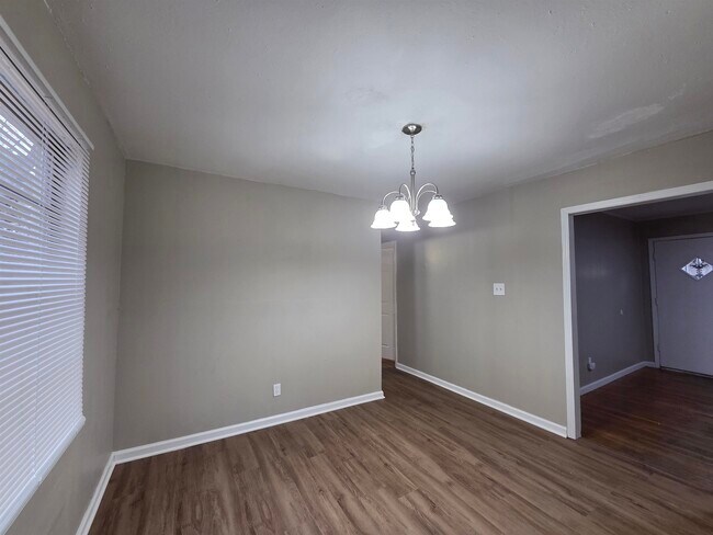 Building Photo - 4535 Beacon Hls Dr