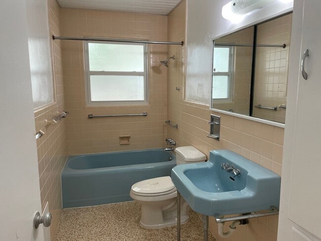 Building Photo - 6346 Beechwood Ave