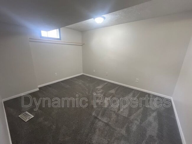 Building Photo - 7009 S 79th St