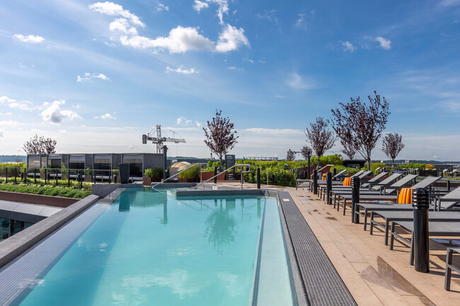 Building Photo - 949 1st St SE