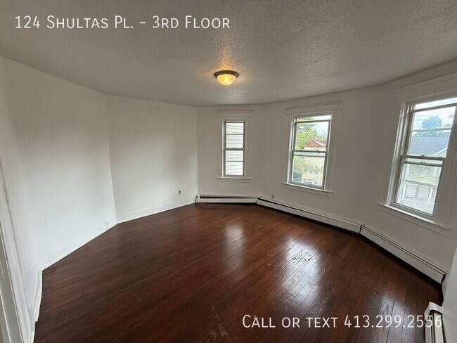 Building Photo - 124 Shultas Pl