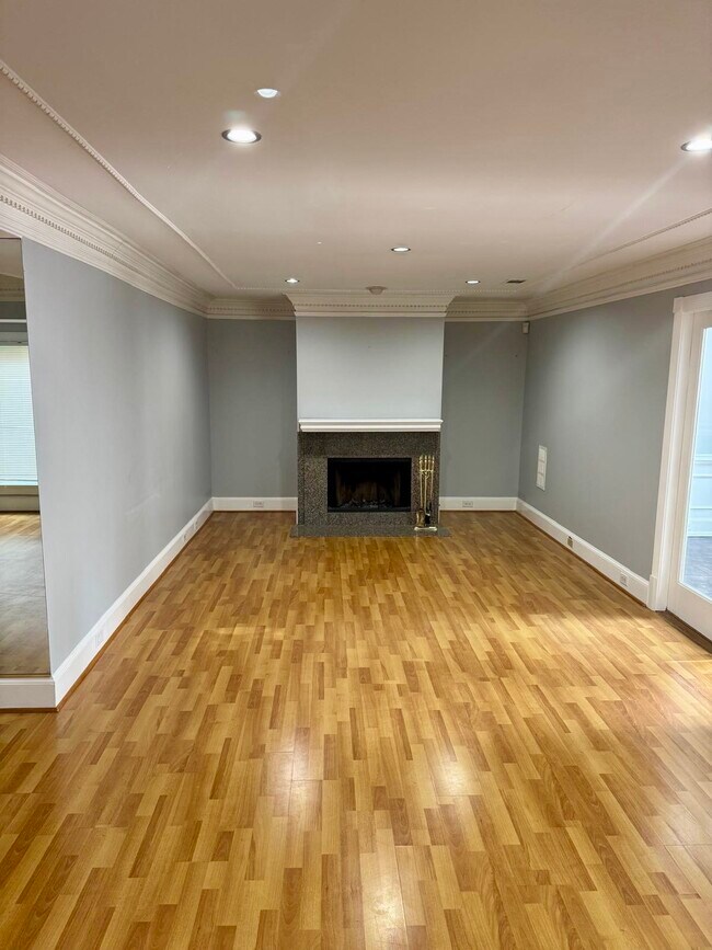 Building Photo - 135 Towergate Pl
