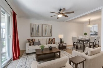 Building Photo - 10216 Regal Oaks Dr