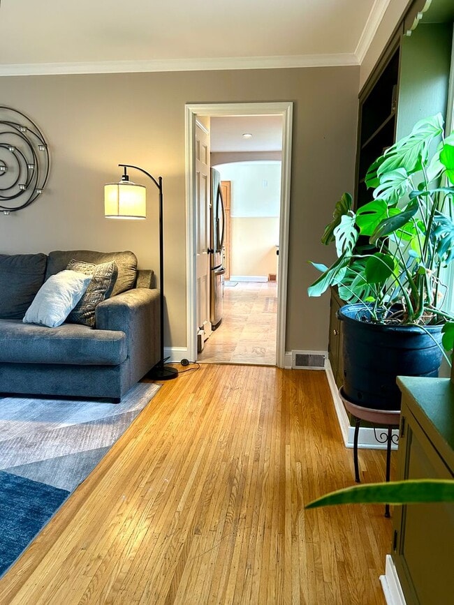 Building Photo - Sunroom Retreat | Fully Furnished 3BR with Private Fenced Yard