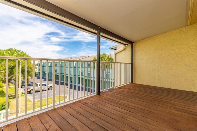 Building Photo - 745 Pinellas Bayway S