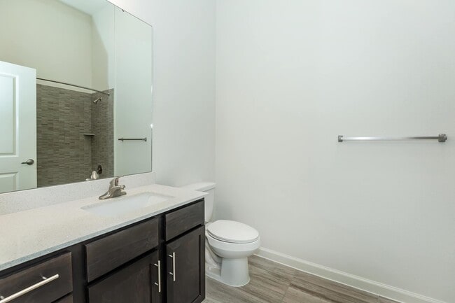 Building Photo - Modern 1-Bed with City Views!