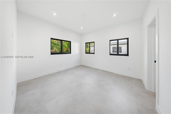 Building Photo - 1021 NW 48th St