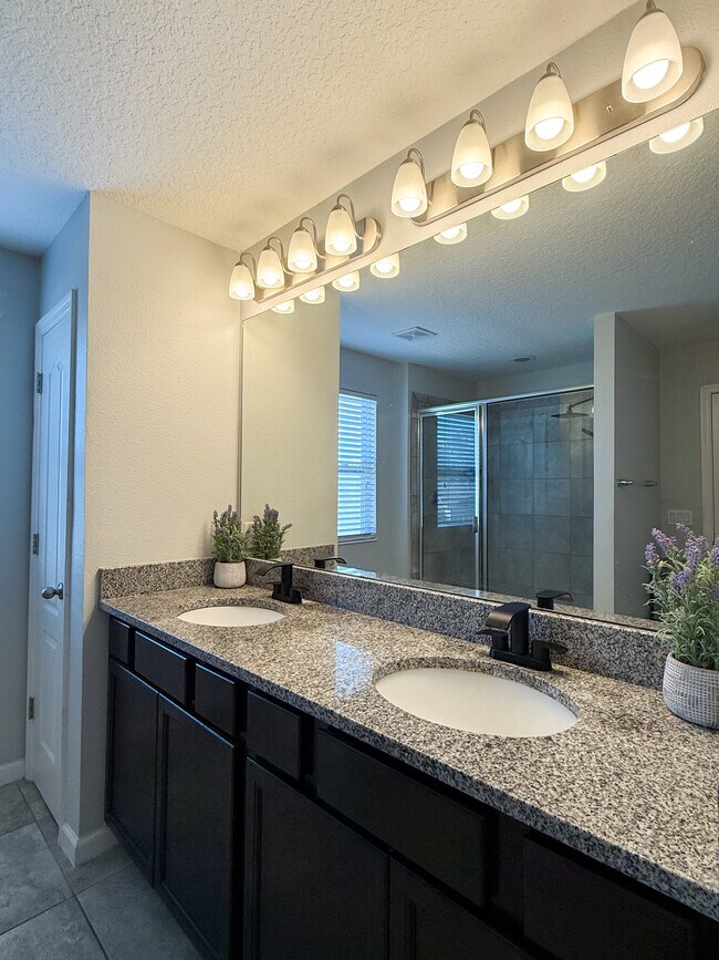 Building Photo - 3258 Stratton Cir