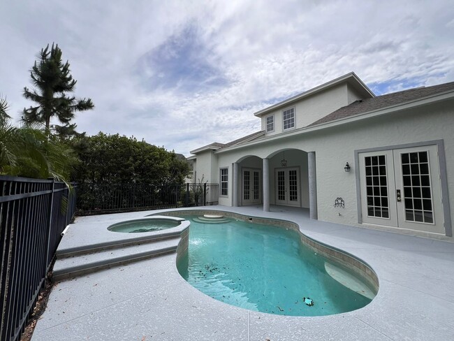 Building Photo - Pool House in Keene's Point