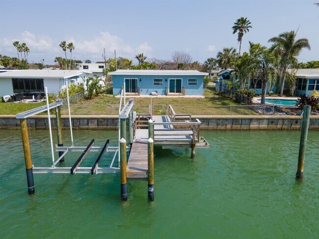 Building Photo - 404 Normandy Rd